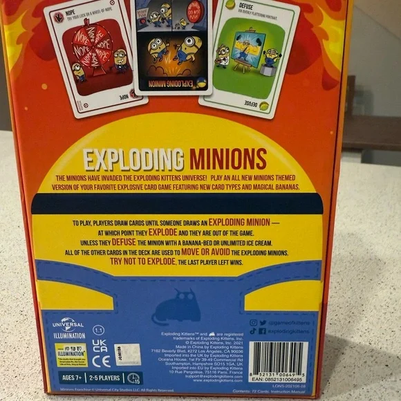 Exploding Minions Card Game - Picture 2 of 4